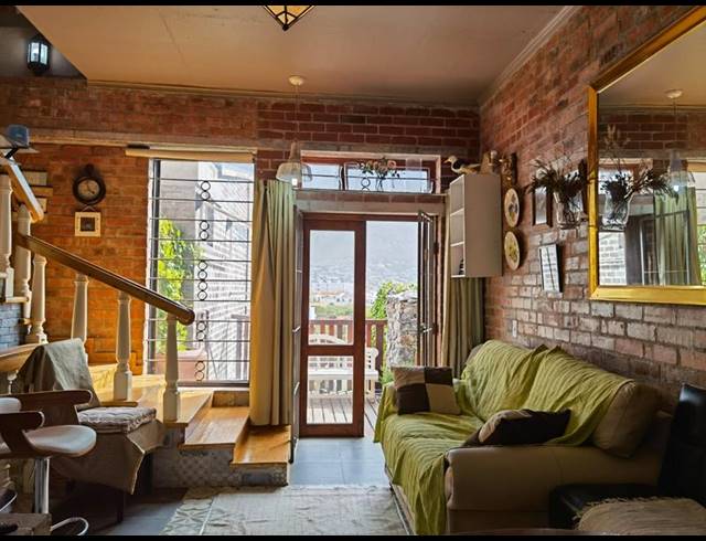 2 BEDROOM PROPERTY TO RENT IN CLOVELLY